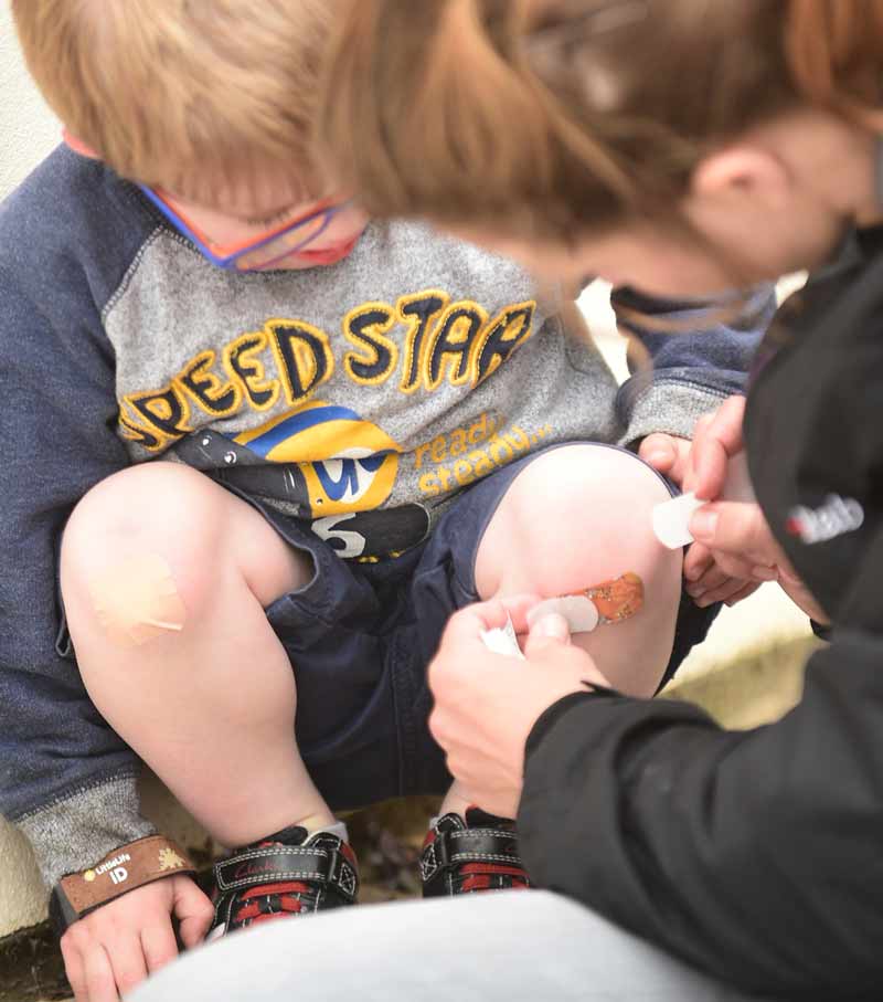 Mini First Aid Kit - Image 9